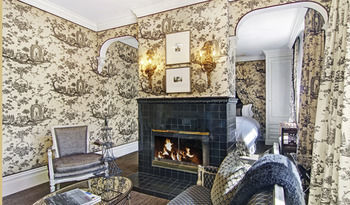 At Depot Hill Inn 4*